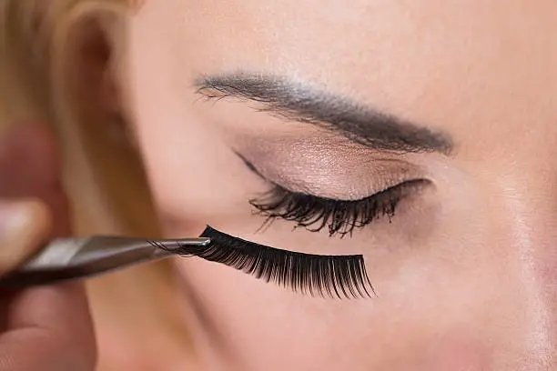 strip lashes